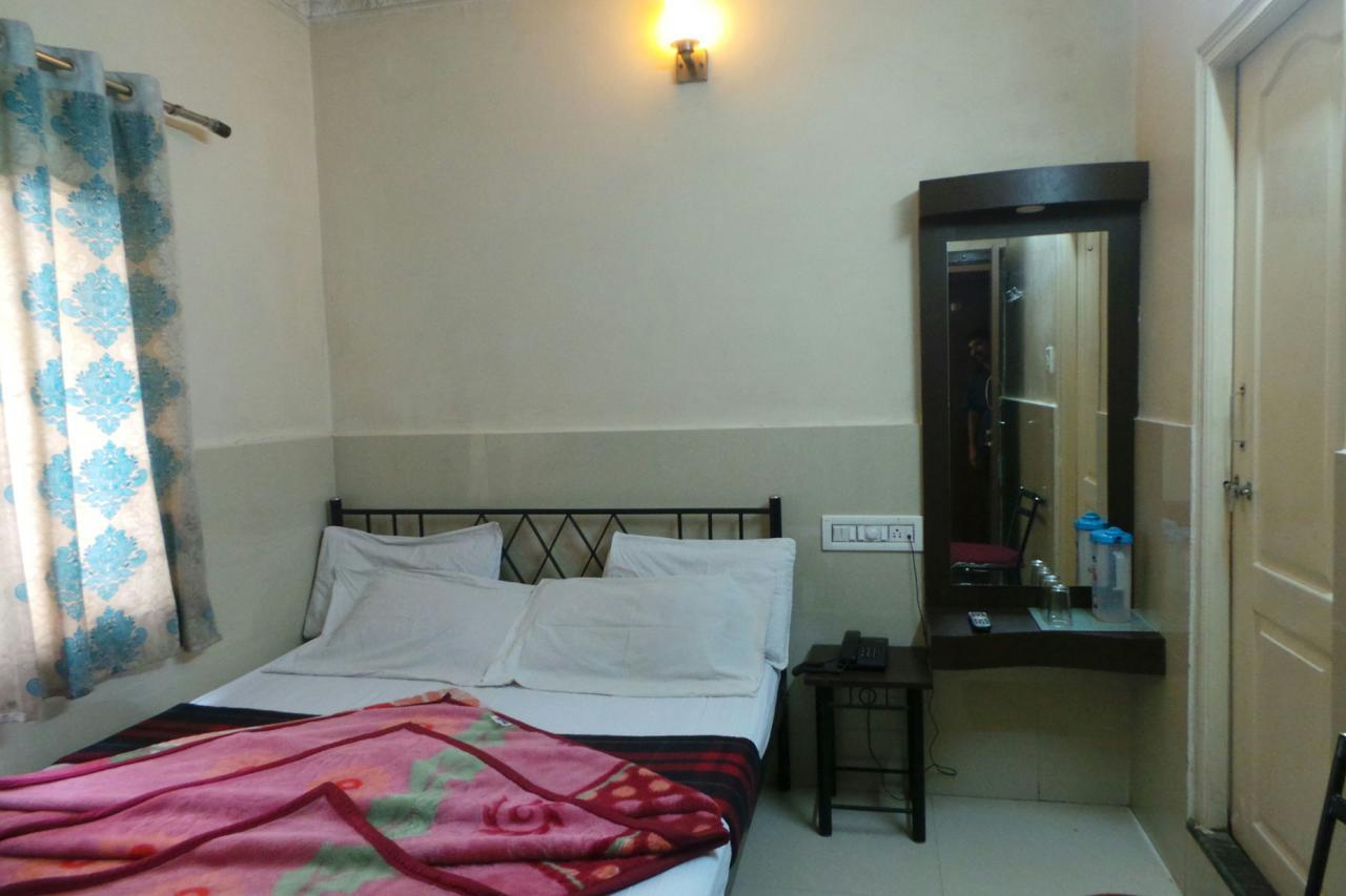 Manjusri Paradise Hotel Bangalore Exterior photo